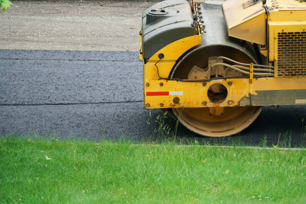 Best Professional Driveway Pavers  in Geneva, OH